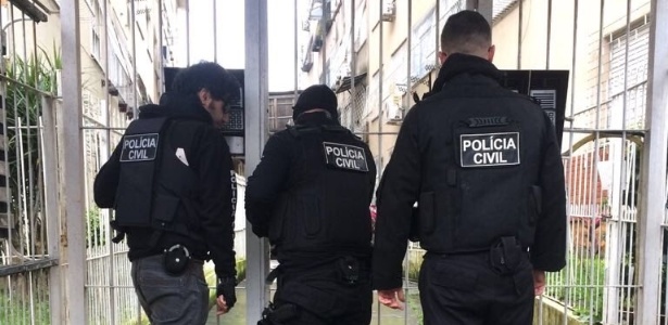 24ago2018---policiais-civis-durante-operacao-cronos-contra-homicidio-e-feminicidio-no-rio-grande-do-sul-1535116739267_615x300