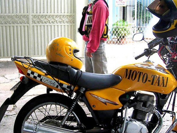 moto-taxi-590x442