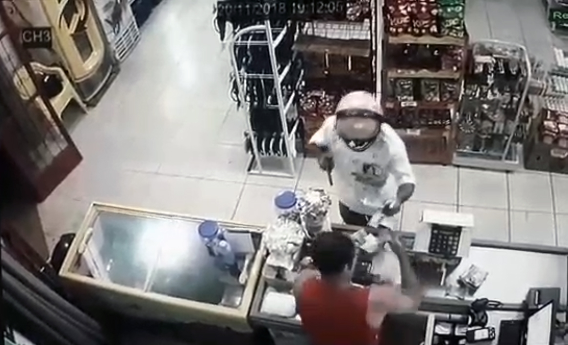 assalto_mercado
