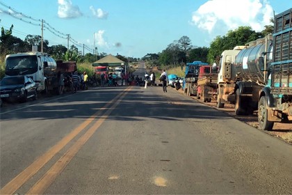 greve_caminhoneiros_capa-capa_vilhena_noticias_28-05-2018-51