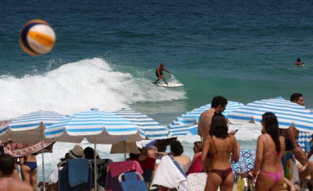 x78983343_RI-Rio-de-Janeiro-RJ-22-09-2018-Praia-cheia-e-clima-de-verao-no-ultimo-dia-do-inverno-I.jpg.pagespeed.ic.zCa7I3rs3T