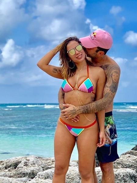 anitta-e-pedro-scooby-1560344743239_v2_450x600