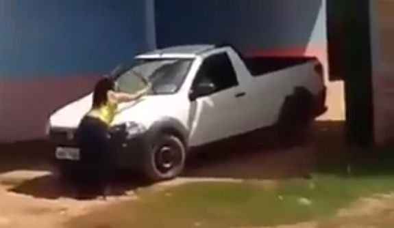esposa flagra marido com amante em motel