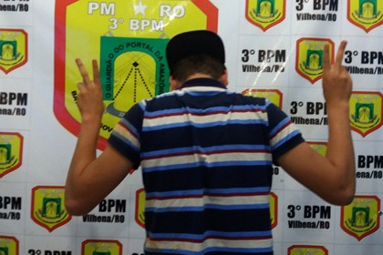 adolescente-e-detido-e-pede-pra-aparecer-em-programa-local-capa_vilhena_noticias_07-04-2017-28