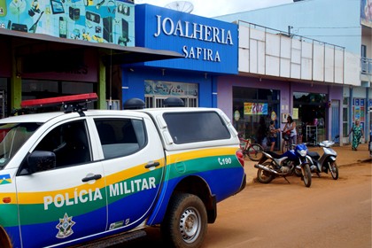 assalto-na-relojoaria-safira-capa-capa_vilhena_noticias_21-01-2017-60