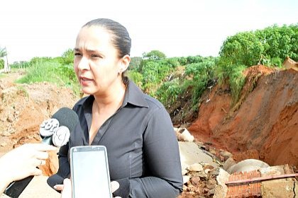 deputada_anuncia_medidas_para_conter_cratera_capa-capa_vilhena_noticias_28-03-2017-34