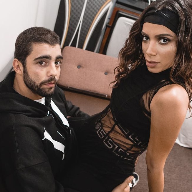 anitta-no-colo-de-pedro