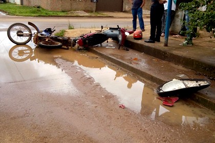 duas-motocicletas-colidem-no-bairro-jardim-primavera-capa-capa_vilhena_noticias_15-02-2017-42