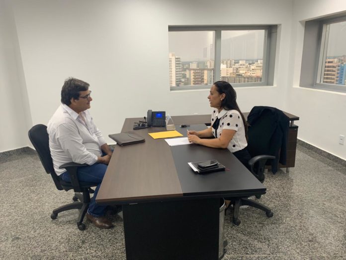 rosangela e o prefeito de cabixi, sivenio almeida