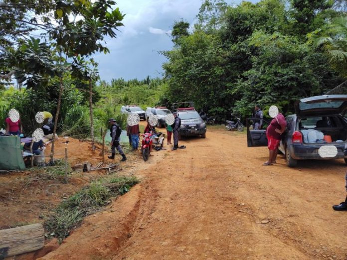 04-03-PM-retira-mais-de-30-invasores-de-propriedade-rural-em-Ariquemes-1-768x576