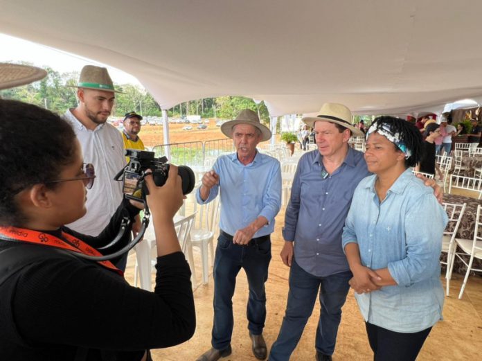 Silvia Cristina se posiciona contra embargos aos produtores