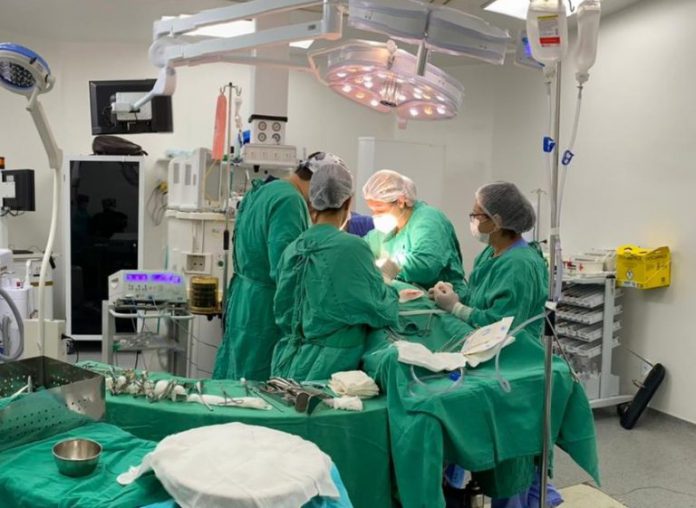 06.01.2022-Hospital-Regional-de-Cacoal-realiza-primeira-cirurgia-de-captacao-de-orgaos-em-2022-Foto-Ritiella-Rocha-768x561