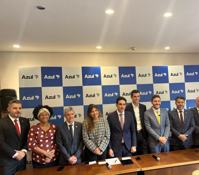 Deputada Silvia Cristina anúncio da Azul voos