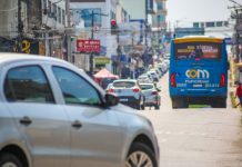 Licenciamento anual de veículos com placa final 8 deve ser atualizado até 29 de agosto