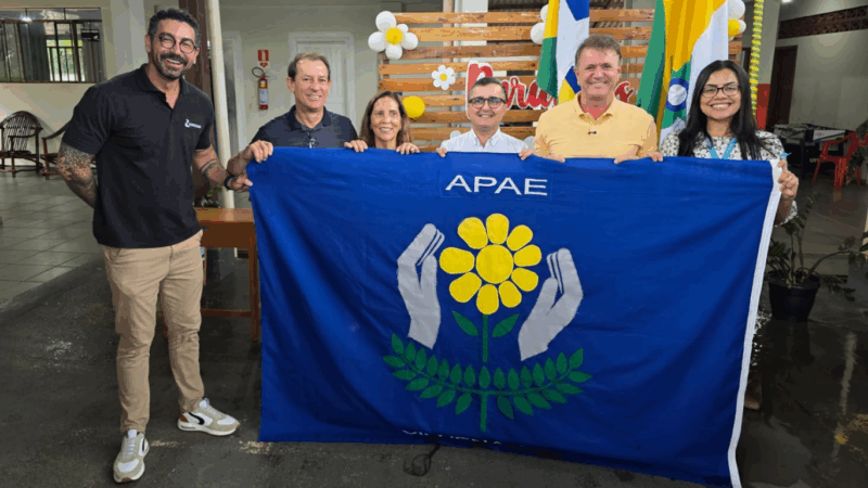 FOTO 1 - ENTREGA NA APAE VILHENA