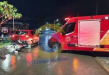 Colisão entre moto e carro deixa mulher ferida na avenida Paraná