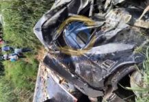 Assista: carreta fica destruída após tombar na Serra de Colorado; motorista escapa sem ferimentos graves