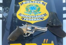 PRF apreende arma e prende motorista em Vilhena