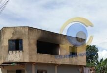 Assista: incêndio destrói parte de residência no bairro Jardim Primavera, em Vilhena