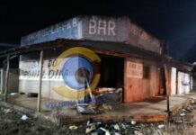 Incêndio em prédio abandonado usado por usuários de drogas mobiliza Bombeiros no Setor 19 em Vilhena