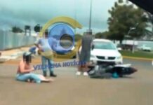 Colisão entre carro e motocicleta deixa mulher ferida em cruzamento da BR-174 em Vilhena