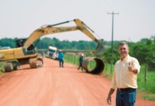 Luizinho Goebel percorre municípios e acompanha obras durante agenda no interior de Rondônia