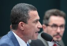 Comissão de Constituição e Justiça aprova PEC que reduz maioridade penal