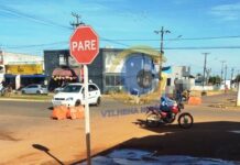 Colisão entre automóvel e bicicleta elétrica deixa homem ferido na avenida Paraná, em Vilhena