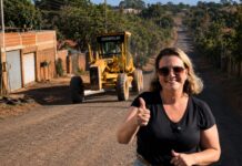 Conquista de Amanda Areval, asfalto fresado da Av. Jamari até o futuro viveiro municipal é aplicado em benefício de centenas de moradores