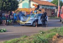Ciclista sofre ferimentos graves após colisão com carro no bairro Maria Moura, em Vilhena