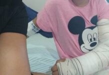 Criança de 7 anos com braço quebrado aguarda cirurgia há dias no Hospital Regional de Vilhena