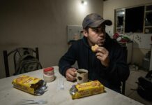Criminoso invade residência, furta objetos e ainda faz lanche antes de fugir em Vilhena