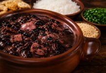 Sábado tem feijoada completa na Alcione Marmitaria; confira as opções e garanta a sua