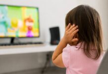 Projeto prevê que SUS fornecerá abafador de ruído para pessoa com autismo