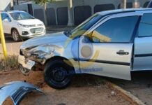 Motoristas entram em acordo após colisão entre veículos em cruzamento de Vilhena
