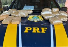 PRF apreende drogas em motocicleta na BR-364 e prende homem após tentativa de fuga em Porto Velho