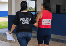 Mulher de 39 anos é presa durante investigação de coação processual e favorecimento em RO