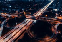 A inteligência por trás do transporte ágil e do fluxo contínuo na mobilidade urbana e rodoviária